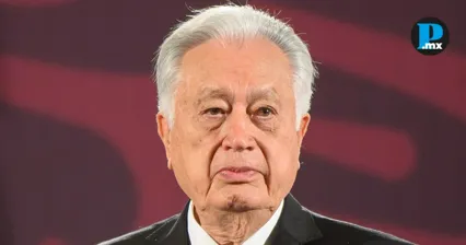 Encaran a Bartlett en pleno vuelo y le recuerdan la ca&iacute;da del sistema y posesiones