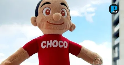 Reparten &ldquo;PeluChocos&rdquo;  en cruceros de Puebla y generan debate en redes