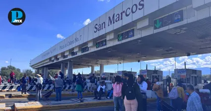 &iquest;Qu&eacute; pas&oacute; en la autopista M&eacute;xico-Puebla? CNTE da paso libre en caseta de San Marcos