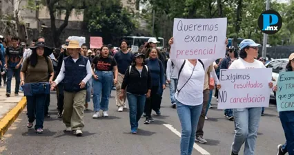 Aspirantes de la UNAM marchan para exigir repetici&oacute;n del examen de admisi&oacute;n