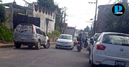 Exigen intervenci&oacute;n de Ayuntamiento de Teziutl&aacute;n por invasi&oacute;n de calle en Barrio del Fresnillo