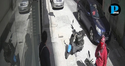 Captan a veh&iacute;culo en movimiento arrojando desechos biol&oacute;gicos en Huauchinango