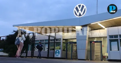 COE plantea medidas para evitar m&aacute;s despidos en Volkswagen Puebla