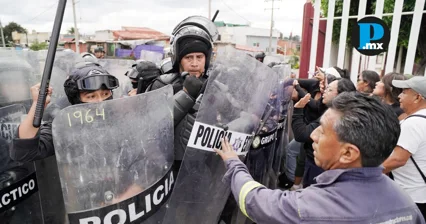 Habitantes de Xoxtla expulsan perforadoras de agua y van por destituci&oacute;n de alcaldesa