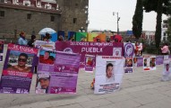 ¡Paga la pensión! Mujeres denuncias en tendedero a deudores alimentarios en Puebla