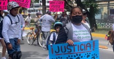 Marchan en Puebla para exigir justicia por los casos de maltrato animal de los perritos Huellitas y Muñeca