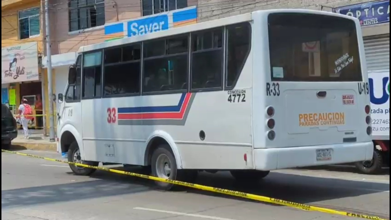 Ruta 33 atropella a dos mujeres en Avenida Las Torres