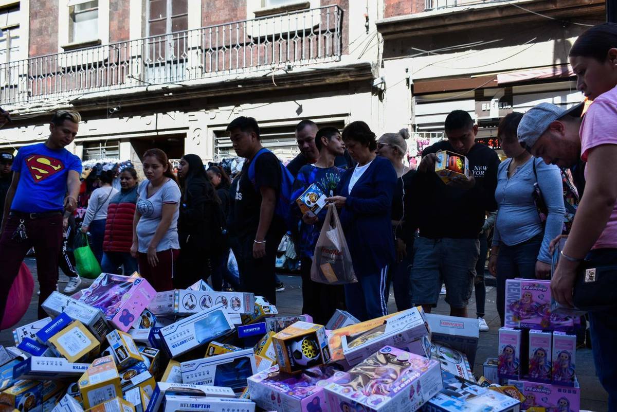 Poblanas y poblanos gastan hasta 12 mil pesos en juguetes de Reyes Magos