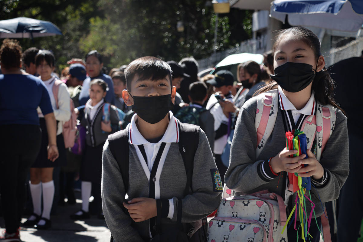Más de 2 millones de estudiantes regresarán a clases tras vacaciones
