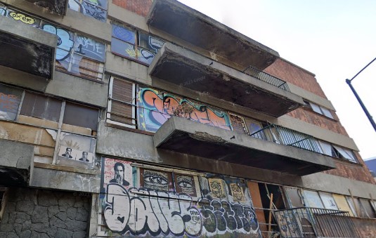 Edificio abandonado Paseo Bravo