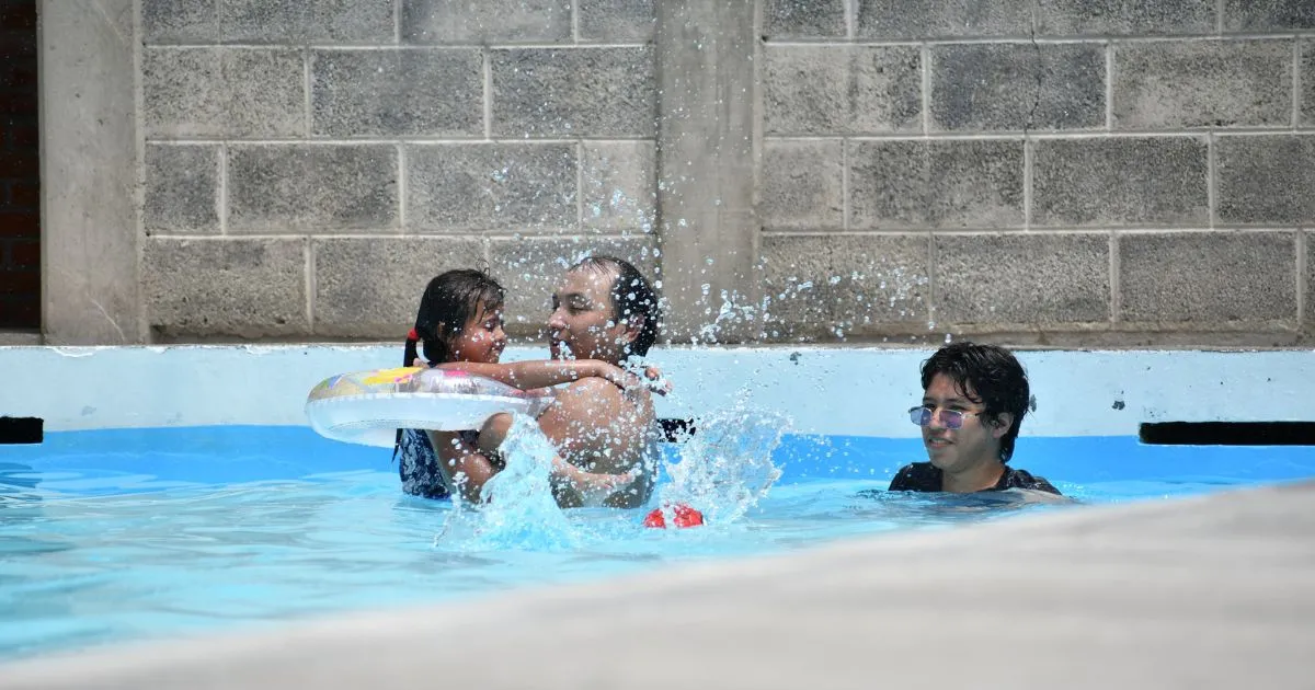Familias visitan balnearios durante vacaciones de Semana Santa/ EsImagen