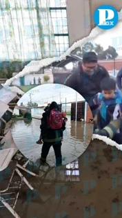 Se inunda primaria en Coronango: rescatan a más de 60 estudiantes