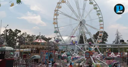 Denuncian cobros excesivos en estacionamiento de Feria Puebla