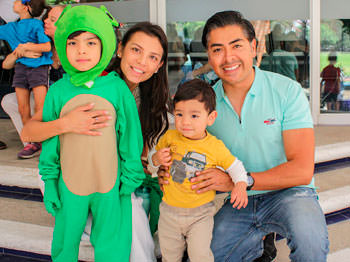Emiliano, Karla, André y Víctor