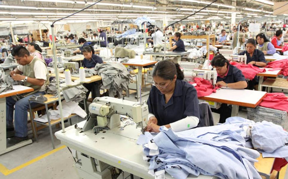 Industria textil esta mayoritariamente representada por mujeres. Foto: Google imagenes CC