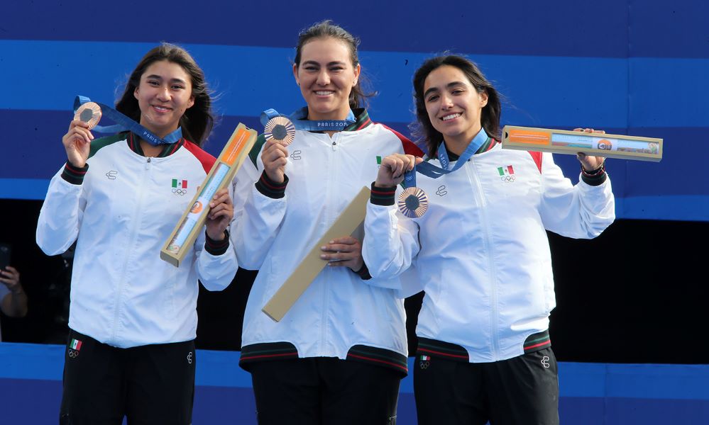 Medalla de Bronce por el equipo de tiro con arco. Foto: CONADE