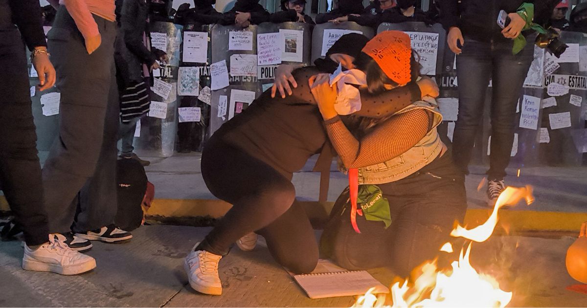 Mujeres marchan en Puebla