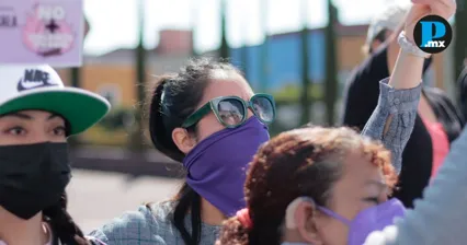 Feministas denuncian violencia pol&iacute;tica contra activista en Puebla