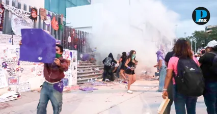 Colectiva feminista condena represi&oacute;n durante movilizaci&oacute;n del 8M en Puebla