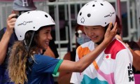 ¡Las niñas hacen historia! Momiji Nishiya y Rayssa Leal, ambas de 13 años, se llevan oro y plata en skateboarding femenil