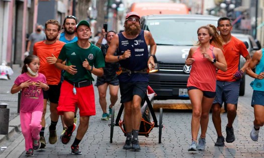 Pasa por Puebla Jonas Deichmann, el "Forest Gump" de la vida real que le dará la vuelta al mundo