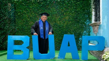 Estudio obsequia sesión fotográfica de graduación a Don Felipe Espinosa