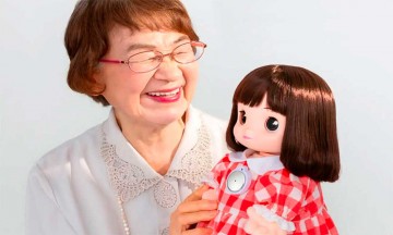 Inteligencia artificial contra la soledad: Ami-chan, la muñeca japonesa para personas de la tercera edad