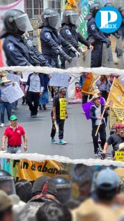 Manifestación contra relleno sanitario en Calpan paraliza a Puebla