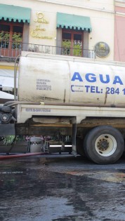 Crisis de agua en Puebla: El lucrativo negocio de las pipas y sus consecuencias