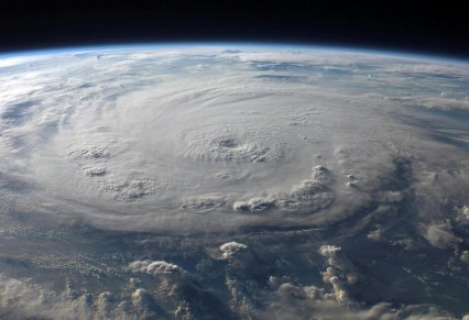 Huracán Beryl impacta las Islas de Barlovento con vientos devastadores