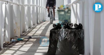 Basura en el Puente peatonal