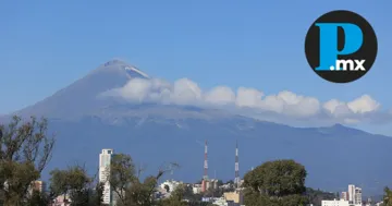 La ceniza generalmente no representa un riesgo grave, puede reducir la visibilidad, afectar cultivos y dañar equipos eléctricos