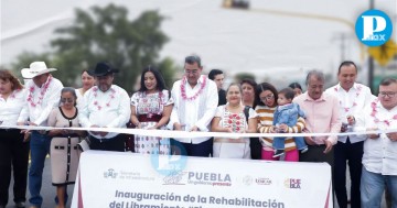 Sergio Salomón inaugura carretera Izúcar-Amayúca