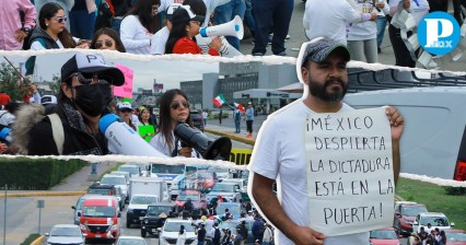 Durante tres horas trabajadores del Poder Judicial bloquearon la Atlixcáyotl