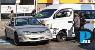 El accidente ocurrió cuando el automóvil particular presuntamente realizó un corte de n