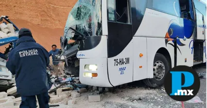 Choque en la autopista Cuacnopalan-Oaxaca deja 2 muertos y diez lesionados