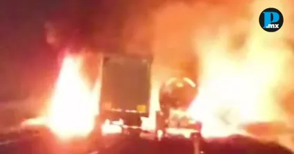 Incendio tras choque de tractocamiones detiene la C&oacute;rdoba&ndash;Veracruz