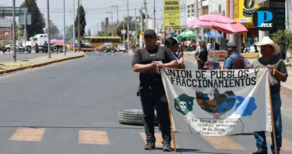 Manifestantes exigen cierre de relleno con bloqueo en la M&eacute;xico&ndash;Puebla