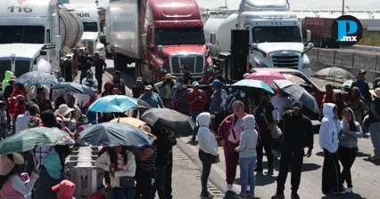 Transportistas exigen unidades y bloquean autopista Puebla&ndash;Orizaba