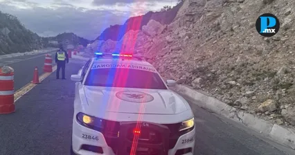 Derrumbe provoca cierre total de la Cuacnopalan-Oaxaca