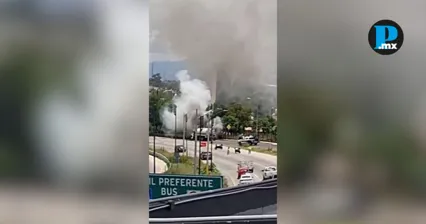 Fuerte incendio de pipa afecta tr&aacute;nsito en Perif&eacute;rico Ecol&oacute;gico