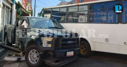 Camioneta choca contra Ruta 44 en Puebla; deja al menos tres lesionados