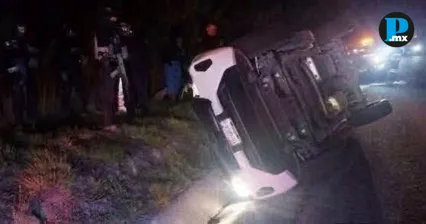 Familia de Veracruz termina en hospital tras volcadura en la Amozoc-Perote