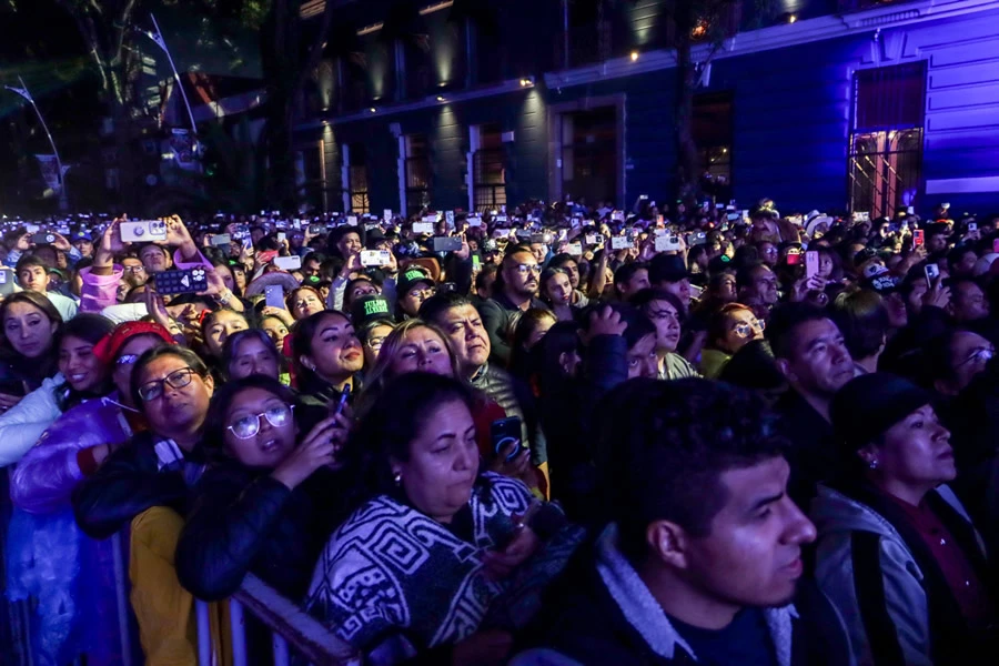 Julión Álvarez en el Paseo Bravo