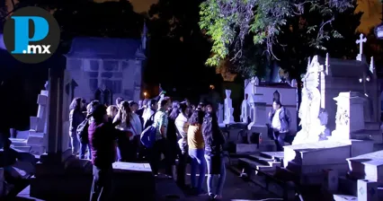 ¿Te atreverías a visitar el Panteón Municipal de noche? Estos son los recorridos por el Día de Muertos