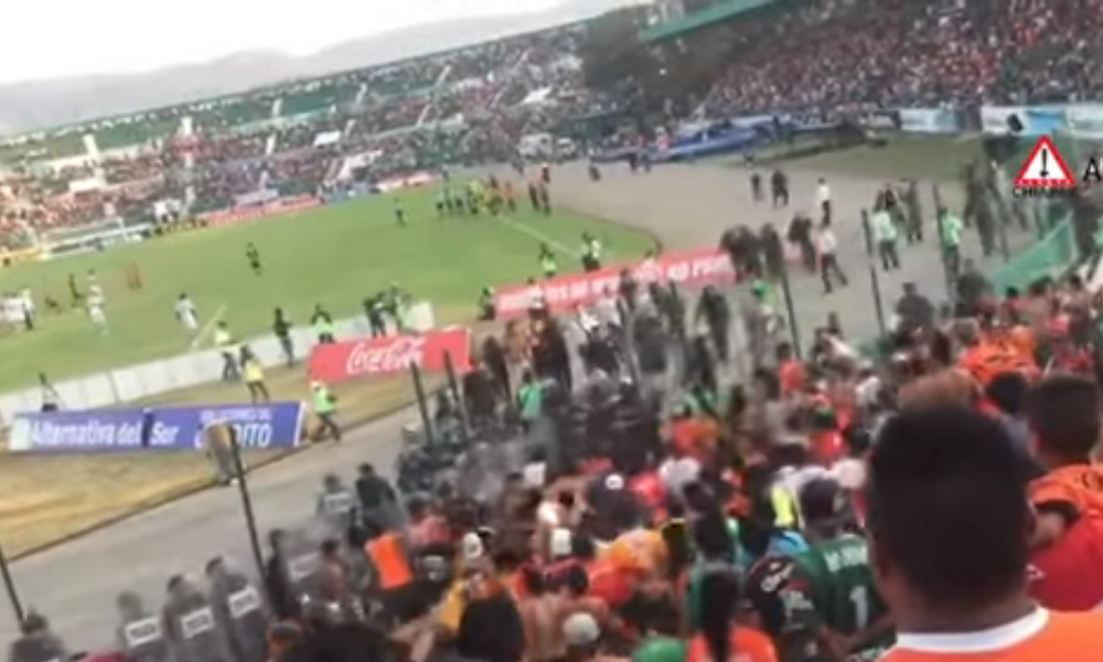 Detienen a 29 por disturbios en el Jaguares-Santos
