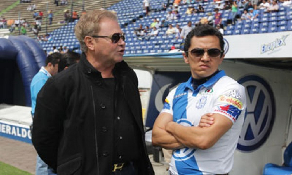 Recuperan los Chargoy nombre y escudo del Puebla