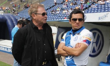 Recuperan los Chargoy nombre y escudo del Puebla