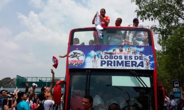 Lobos BUAP recorre Puebla en la Caravana de la Victoria
