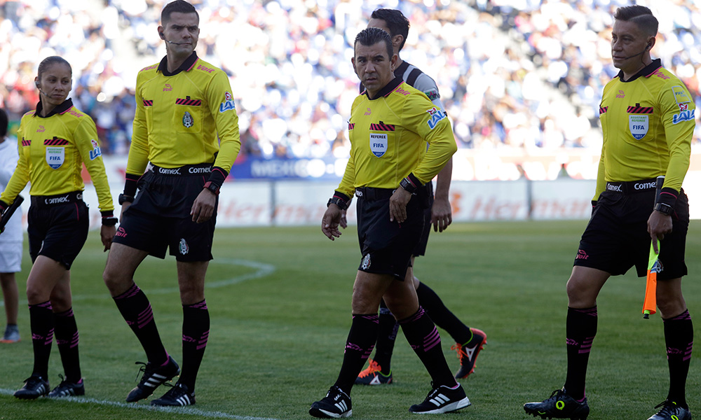 Amagan árbitros con nuevo paro y frenar el arranque de la Liga Mx